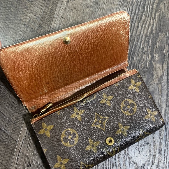 LOUIS VUITTON Monogram Porte Monnaie Billets Tresor Bifold Wallet - Picture 3 of 11